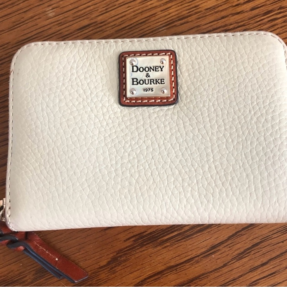 Dooney & Bourke Cream Leather Bag and Wallet Set - Picture 11 of 16